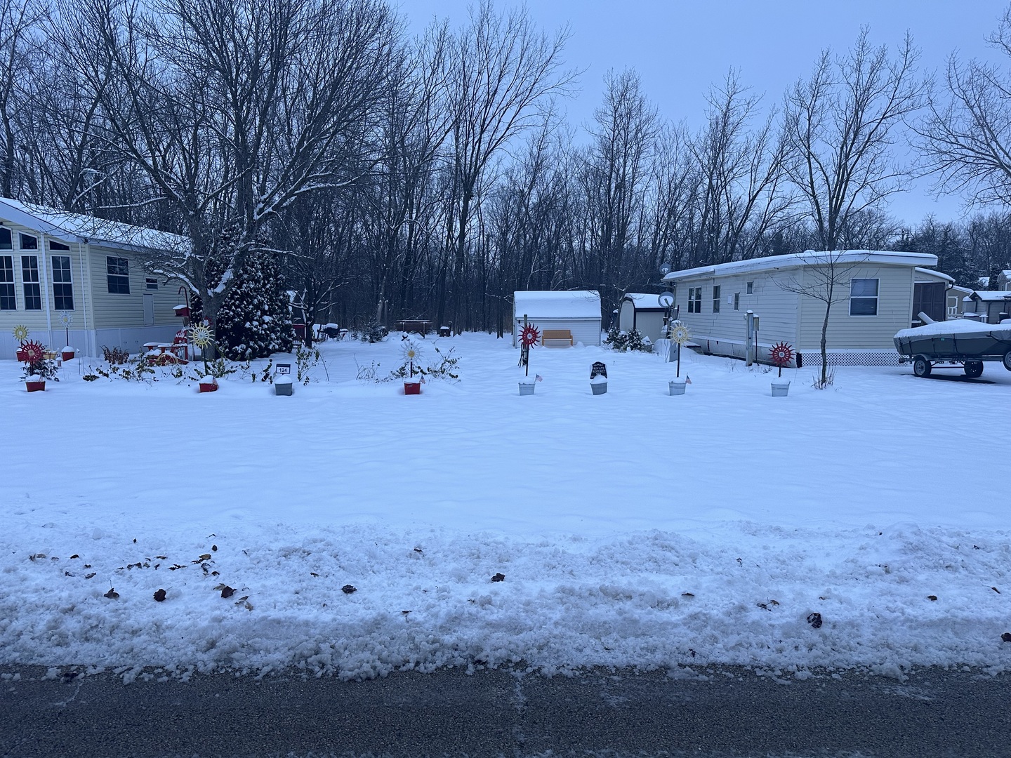 124 Tully Road Wilmington, IL 60481 - Photo 1 of 31 a view of backyard with a table and chairs