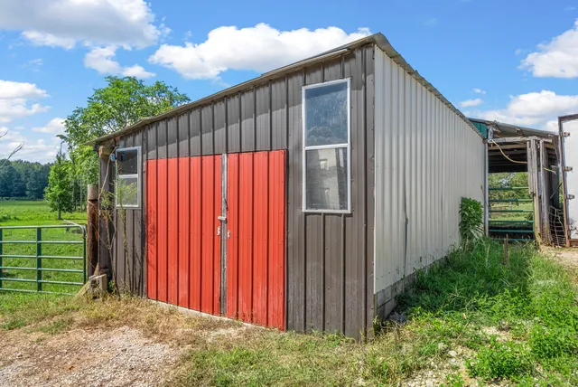 $609,000 | 324 Laster-Holman Lane, Decherd, TN 37324