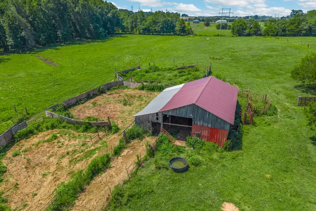 $609,000 | 324 Laster-Holman Lane, Decherd, TN 37324