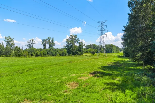 $609,000 | 324 Laster-Holman Lane, Decherd, TN 37324