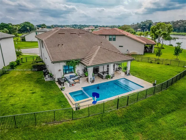 $1,200,000 | 8152 Northwest 78th Street, Fort Lauderdale, FL 33321