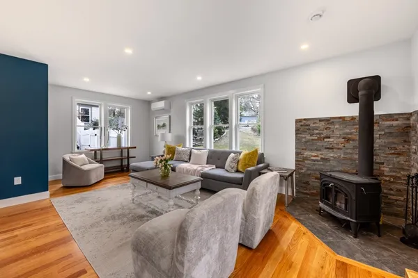 $1,350,000 | 220 Beacon Street, Milton, MA 02186