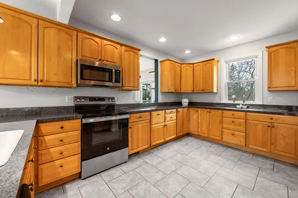 $1,350,000 | 220 Beacon Street, Milton, MA 02186