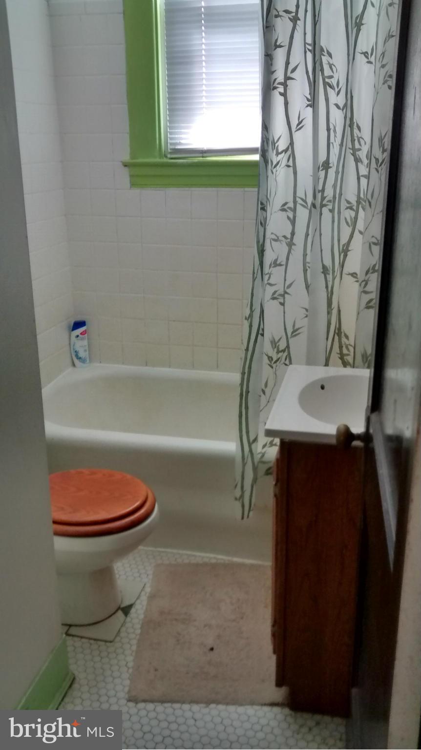 5310 Morello Road Baltimore, MD 21214 - Photo 10 of 13 Bath