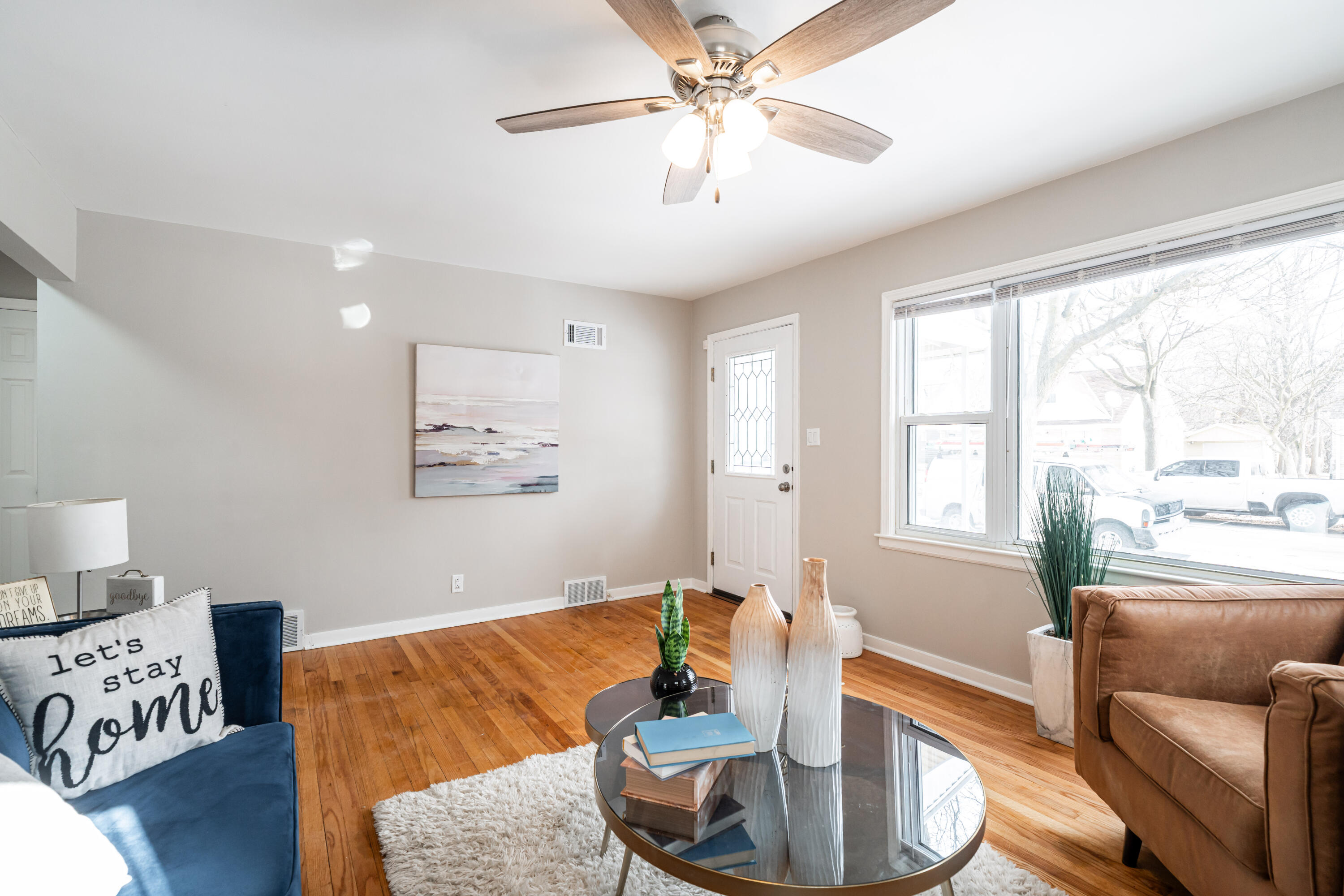 5161 North 64th Street Milwaukee, WI 53218 - Photo 7 of 29 Bright Living Spaces!