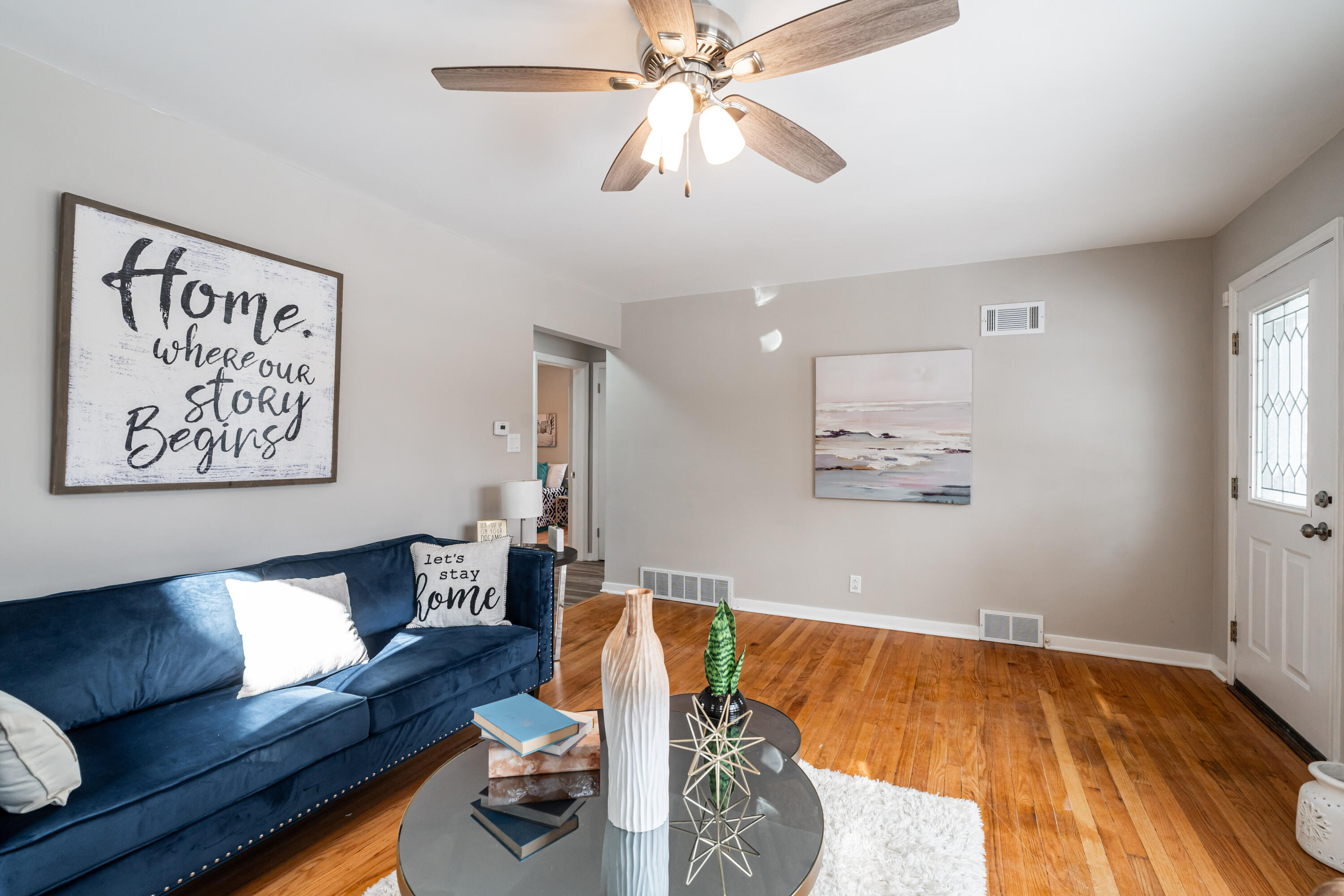 5161 North 64th Street Milwaukee, WI 53218 - Photo 8 of 29 Bright Living Spaces!