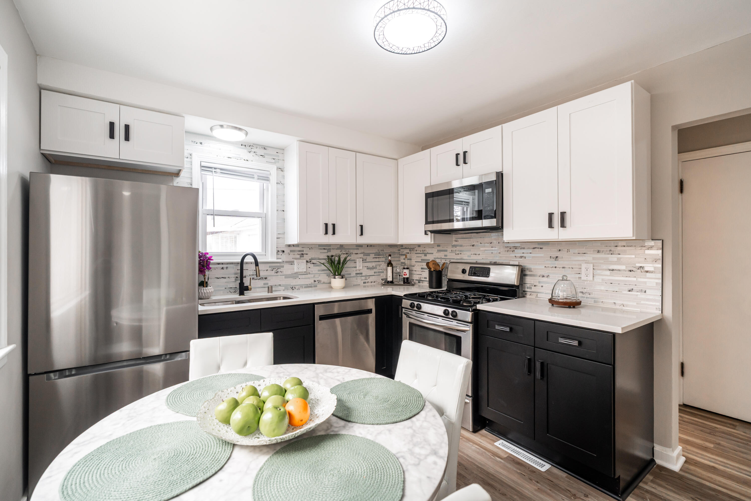 5161 North 64th Street Milwaukee, WI 53218 - Photo 9 of 29 Stunning White Kitchen!