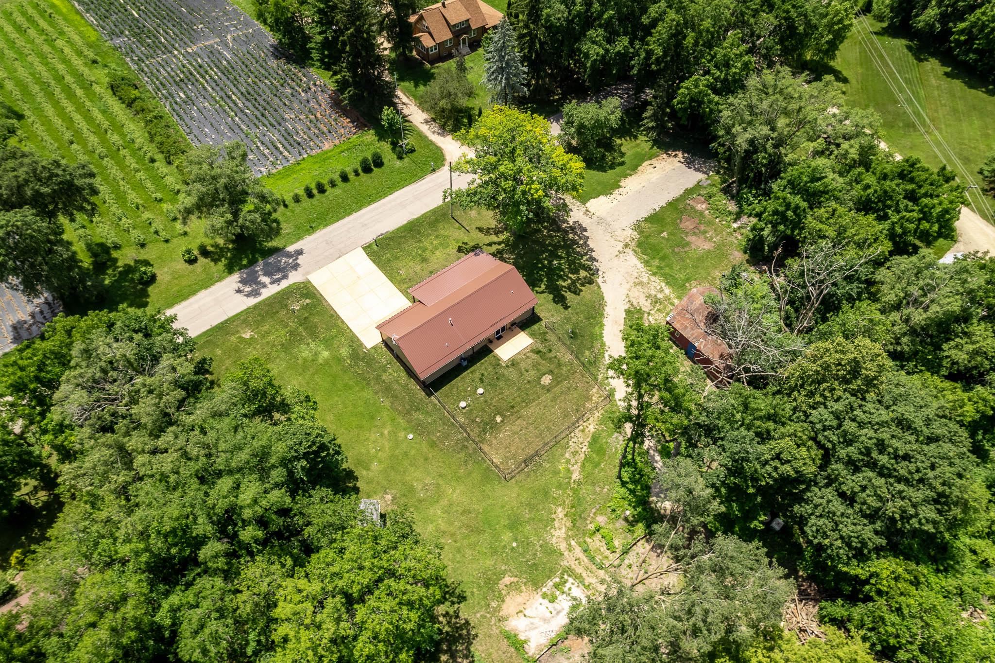 2137 West Creedy Road Beloit, WI 53511 - Photo 10 of 57