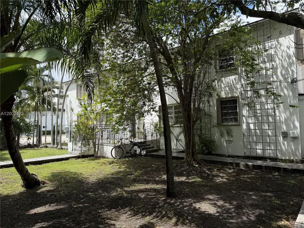 $2,350 | 1421 Southwest 37th Avenue, Unit 3, Miami, FL 33145