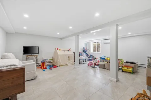 $799,000 | 340 North Boston Avenue, Massapequa, NY 11758