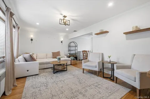 $799,000 | 340 North Boston Avenue, Massapequa, NY 11758