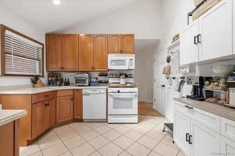 $799,000 | 340 North Boston Avenue, Massapequa, NY 11758