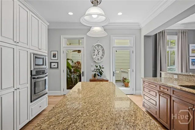 $749,900 | 9 Turnbull Lane, Savannah, GA 31410