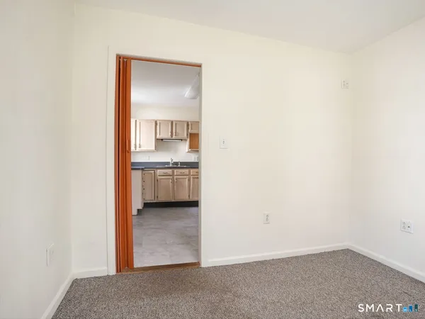 $1,500 | 25 Old Stratfield Road, Fairfield, CT 06825