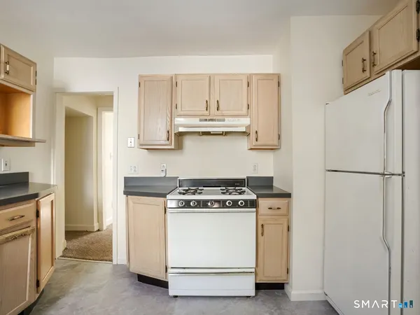 $1,500 | 25 Old Stratfield Road, Fairfield, CT 06825