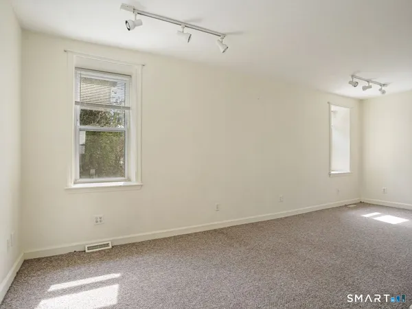 $1,500 | 25 Old Stratfield Road, Fairfield, CT 06825