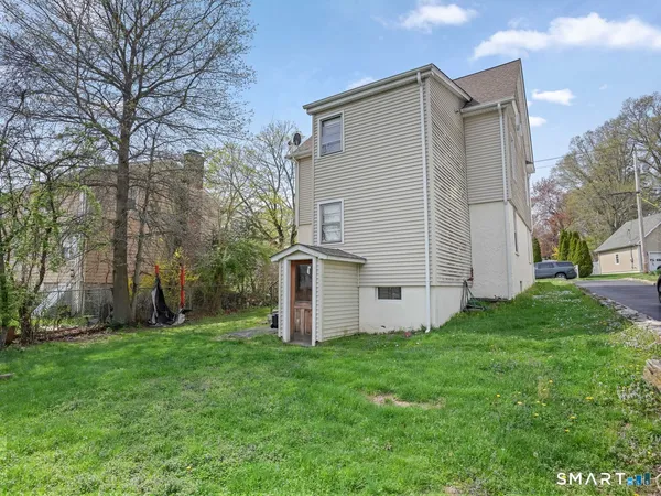 $1,500 | 25 Old Stratfield Road, Fairfield, CT 06825