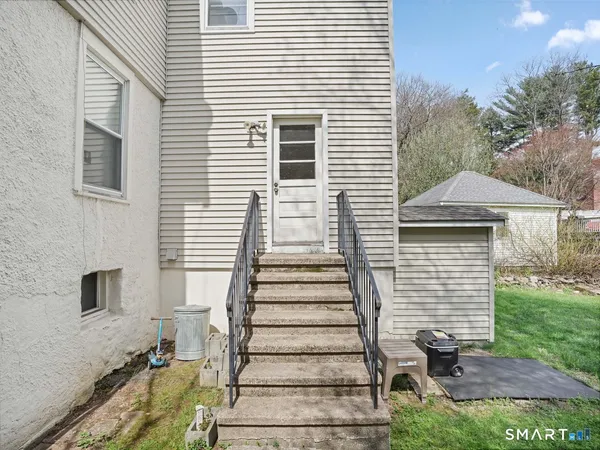 $1,500 | 25 Old Stratfield Road, Fairfield, CT 06825