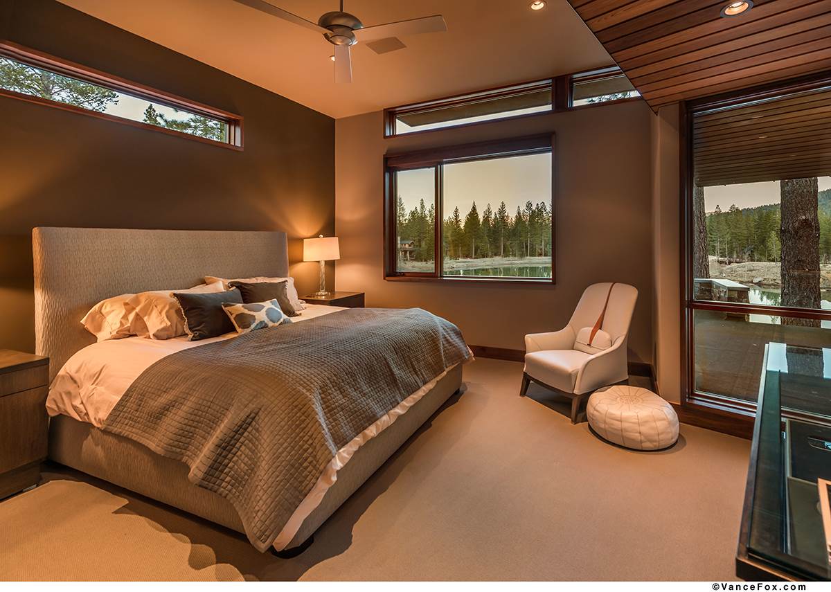 10507 Kaweah Circle Truckee, CA 96161 - Photo 4 of 10 a bedroom with a bed and a large window