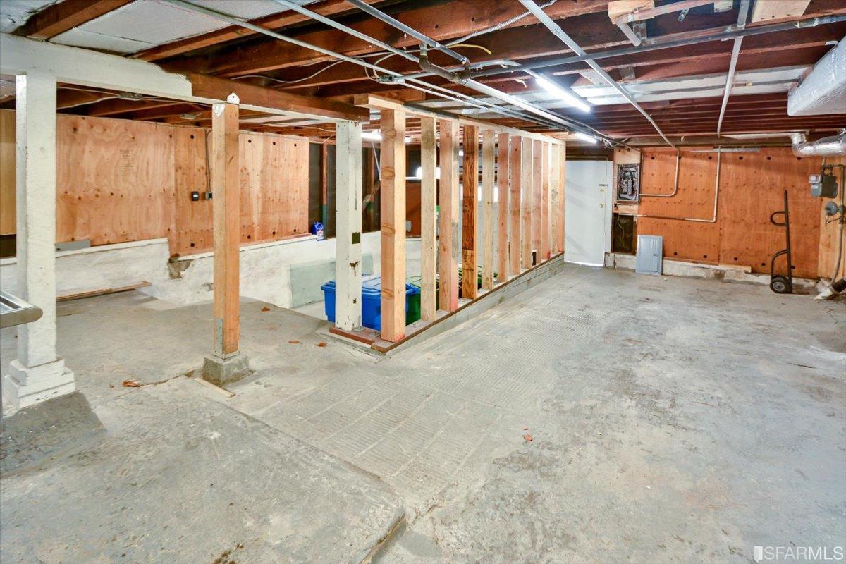 334 Holladay Avenue San Francisco, CA 94110 - Photo 25 of 36 a view of an empty room