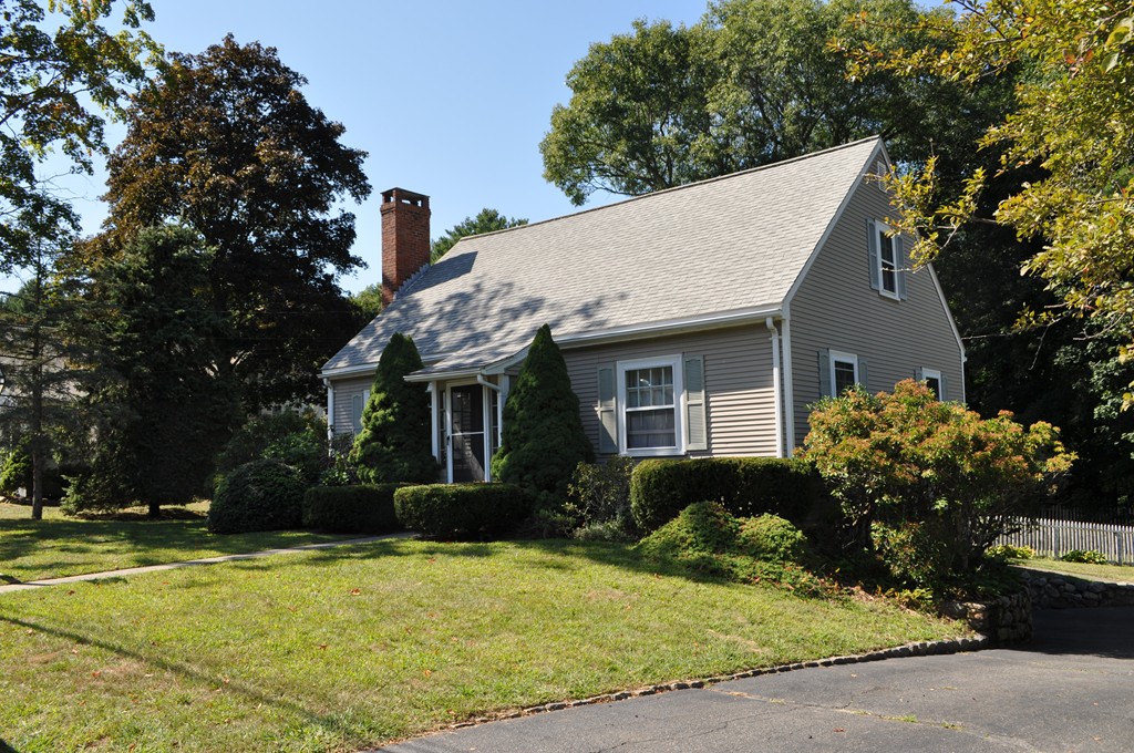 7 Oak Knoll Road Natick, MA 01760 - Photo 1 of 15 Gallery Image 1