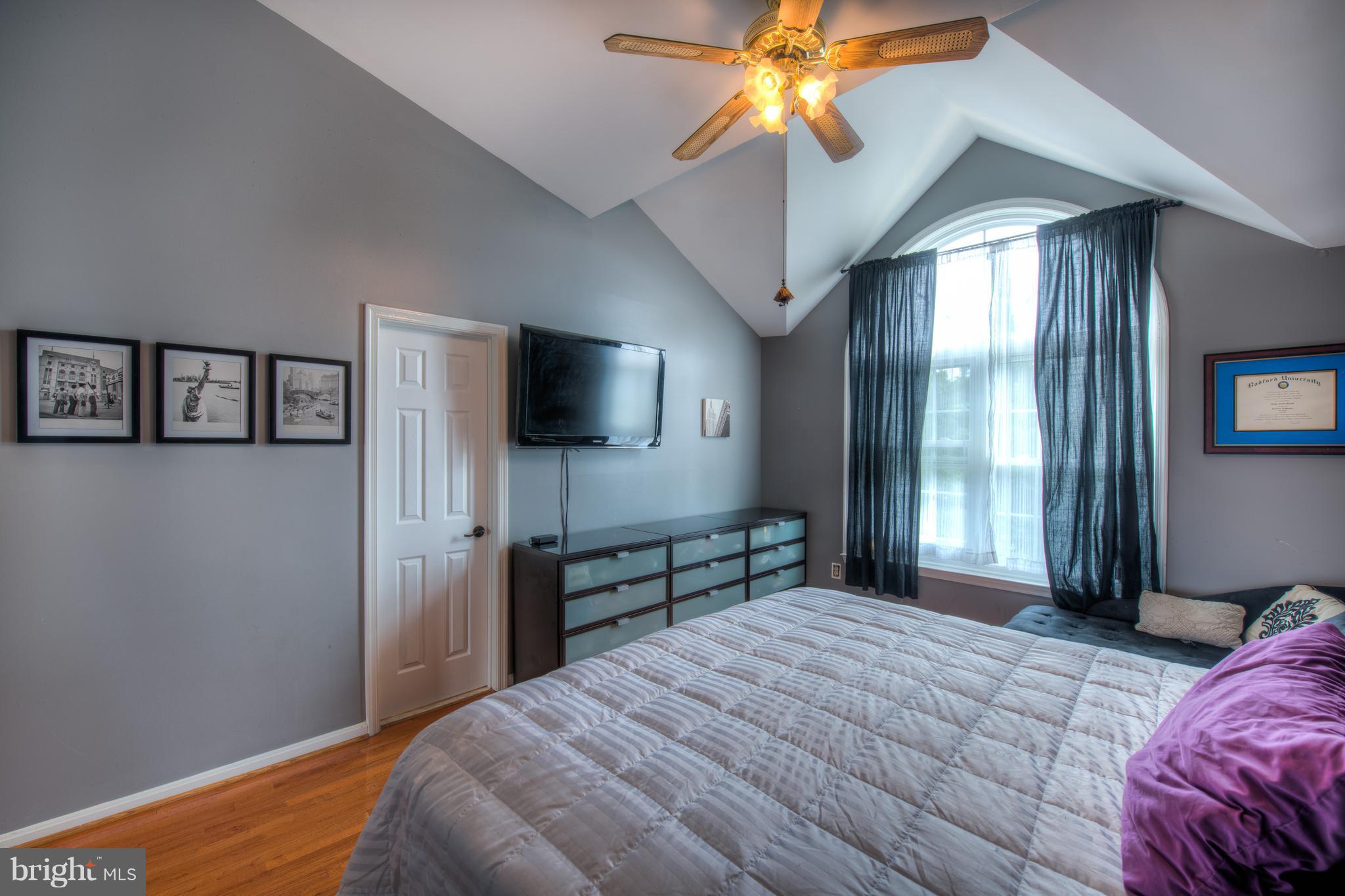 21055 Semblance Drive Sterling, VA 20164 - Photo 15 of 29 Bath (Master)