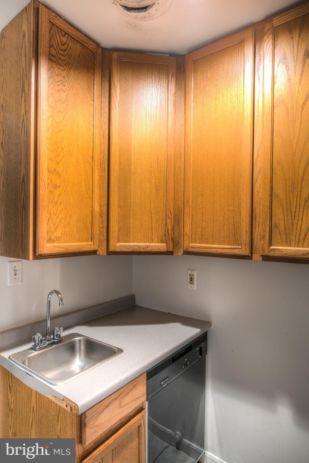 21055 Semblance Drive Sterling, VA 20164 - Photo 25 of 29 Kitchen