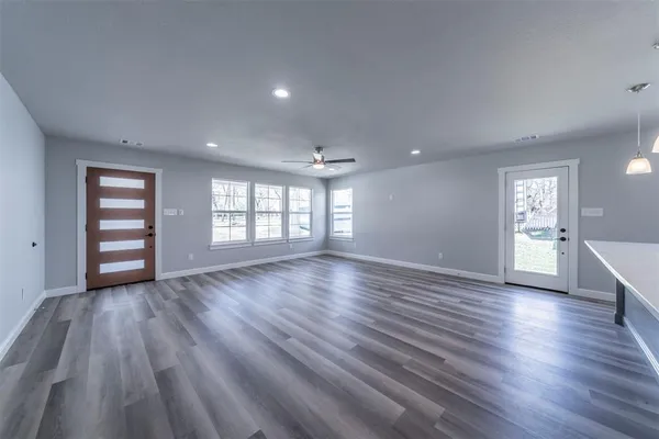 $2,500 | 224 North Patrick Street, Waxahachie, TX 75165