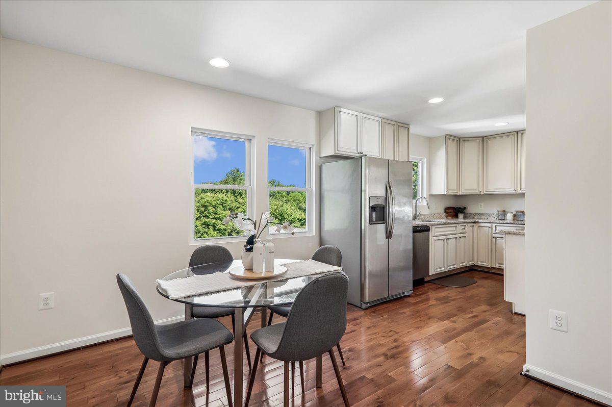 9235 Hummingbird Terrace Gaithersburg, MD 20879 - Photo 13 of 61 Dining Area and Kitchen
