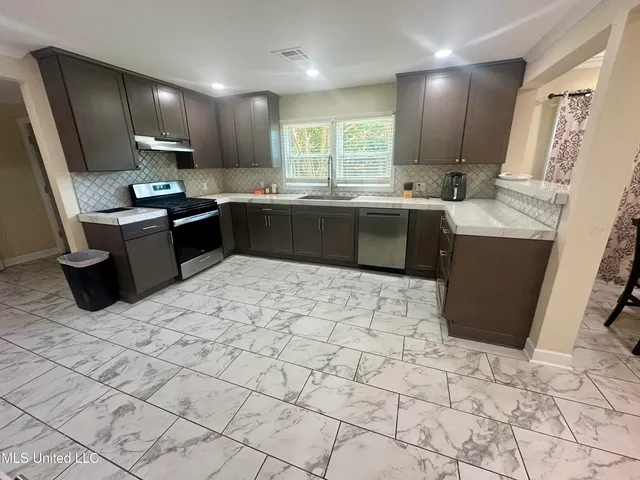 $340,000 | 609 South 5th Avenue, Cleveland, MS 38732