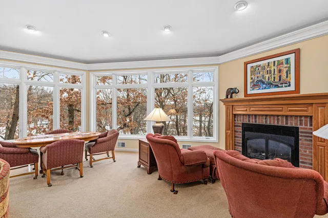 $1,100,000 | 2 Crocus Lane, North Oaks, MN 55127