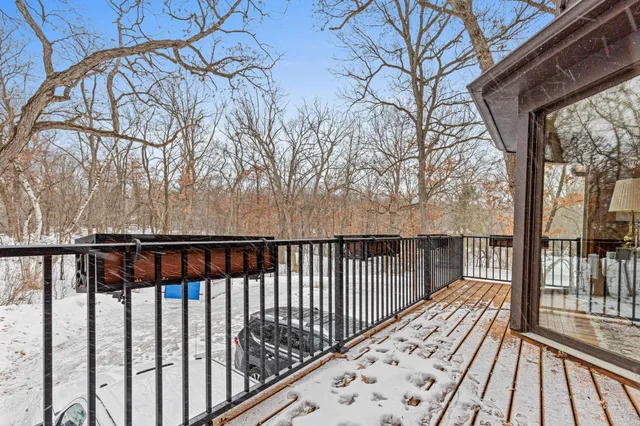 $1,100,000 | 2 Crocus Lane, North Oaks, MN 55127