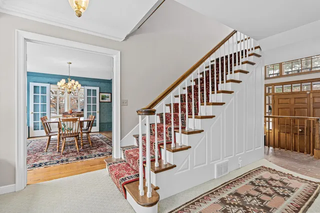 $1,100,000 | 2 Crocus Lane, North Oaks, MN 55127