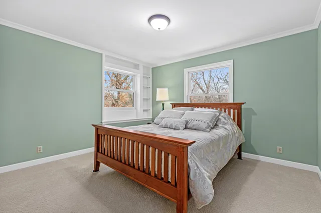 $1,100,000 | 2 Crocus Lane, North Oaks, MN 55127