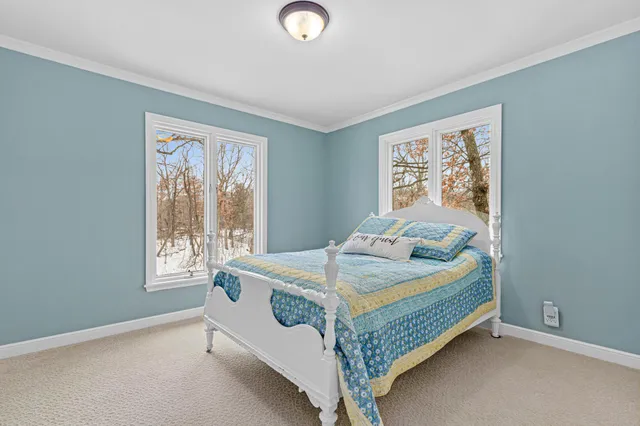 $1,100,000 | 2 Crocus Lane, North Oaks, MN 55127