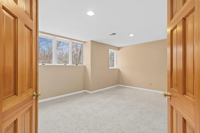 $1,100,000 | 2 Crocus Lane, North Oaks, MN 55127