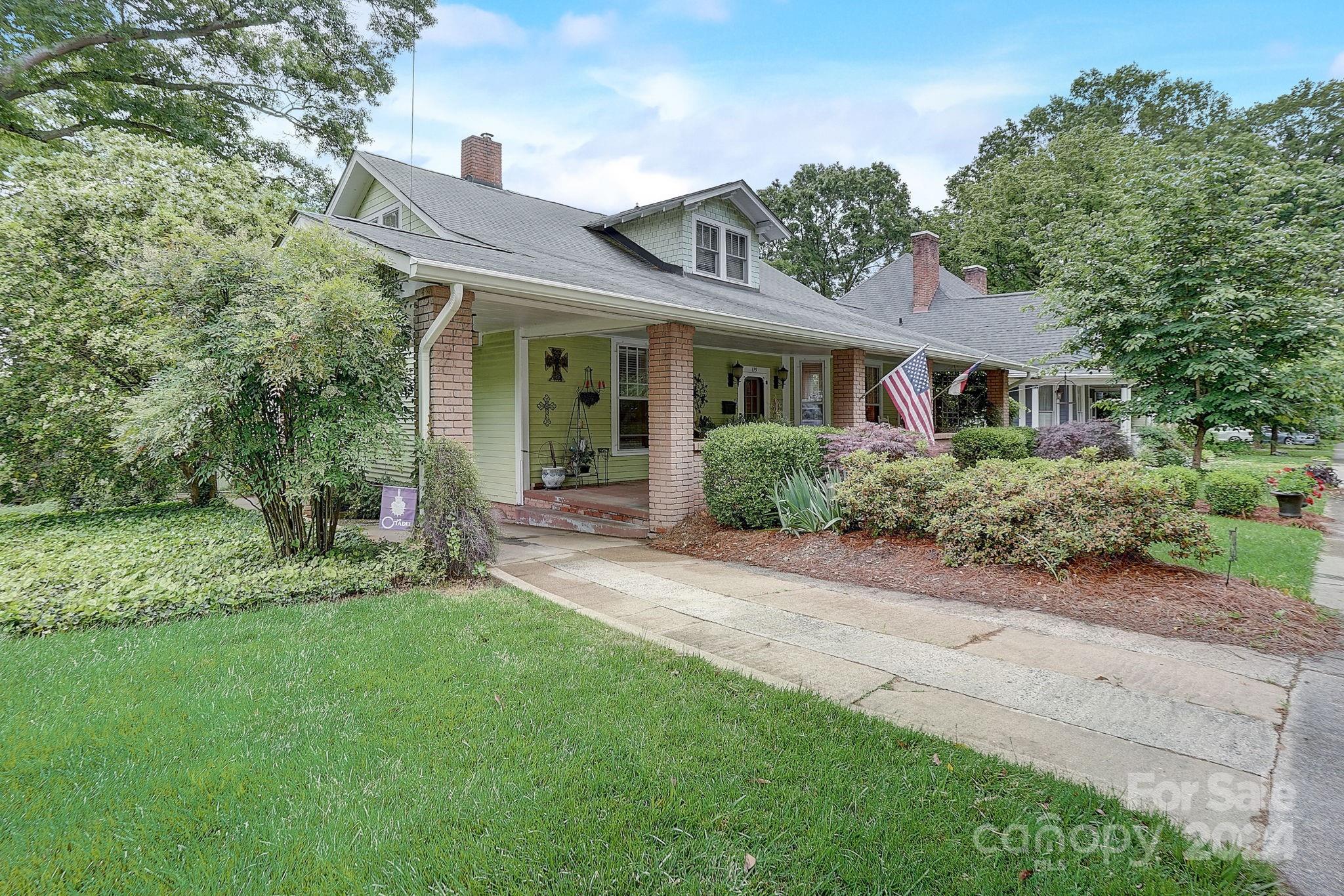 179 Union Street South Concord, NC 28025 - Photo 2 of 38 a view of outdoor space yard and front view of a house