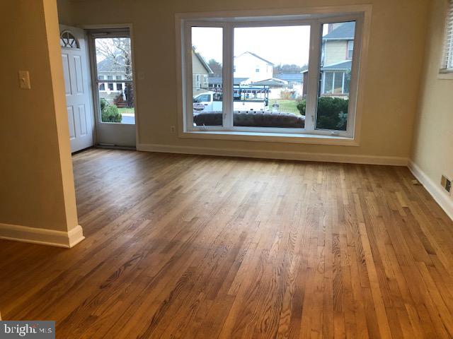 266 Carroll Road Pasadena, MD 21122 - Photo 4 of 25 Gallery Image 4