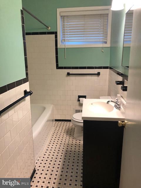 266 Carroll Road Pasadena, MD 21122 - Photo 10 of 25 Gallery Image 10
