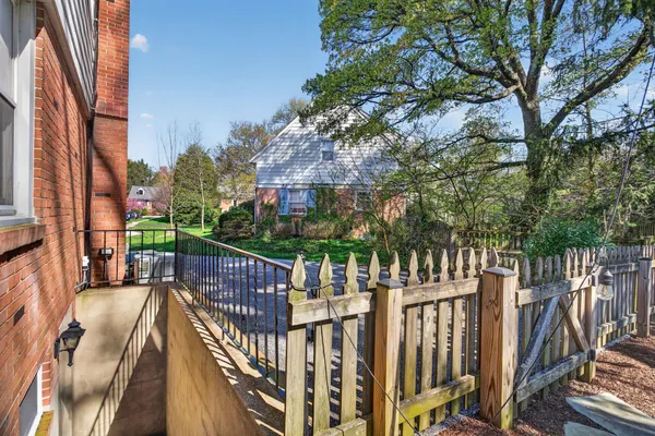 $949,000 | 7000 Stoneleigh Court, Baltimore, MD 21212