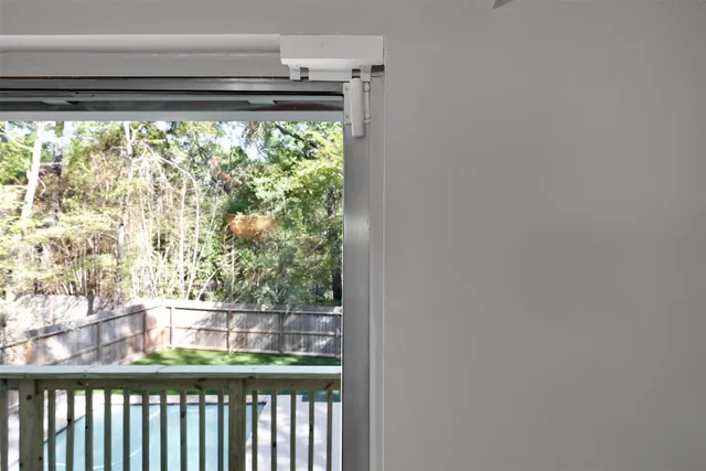 $4,100 | 17 Kittiwake Court, Spring, TX 77380