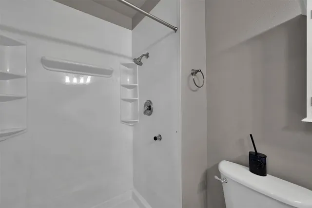 $4,100 | 17 Kittiwake Court, Spring, TX 77380