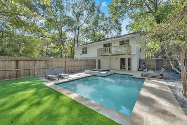 $4,100 | 17 Kittiwake Court, Spring, TX 77380