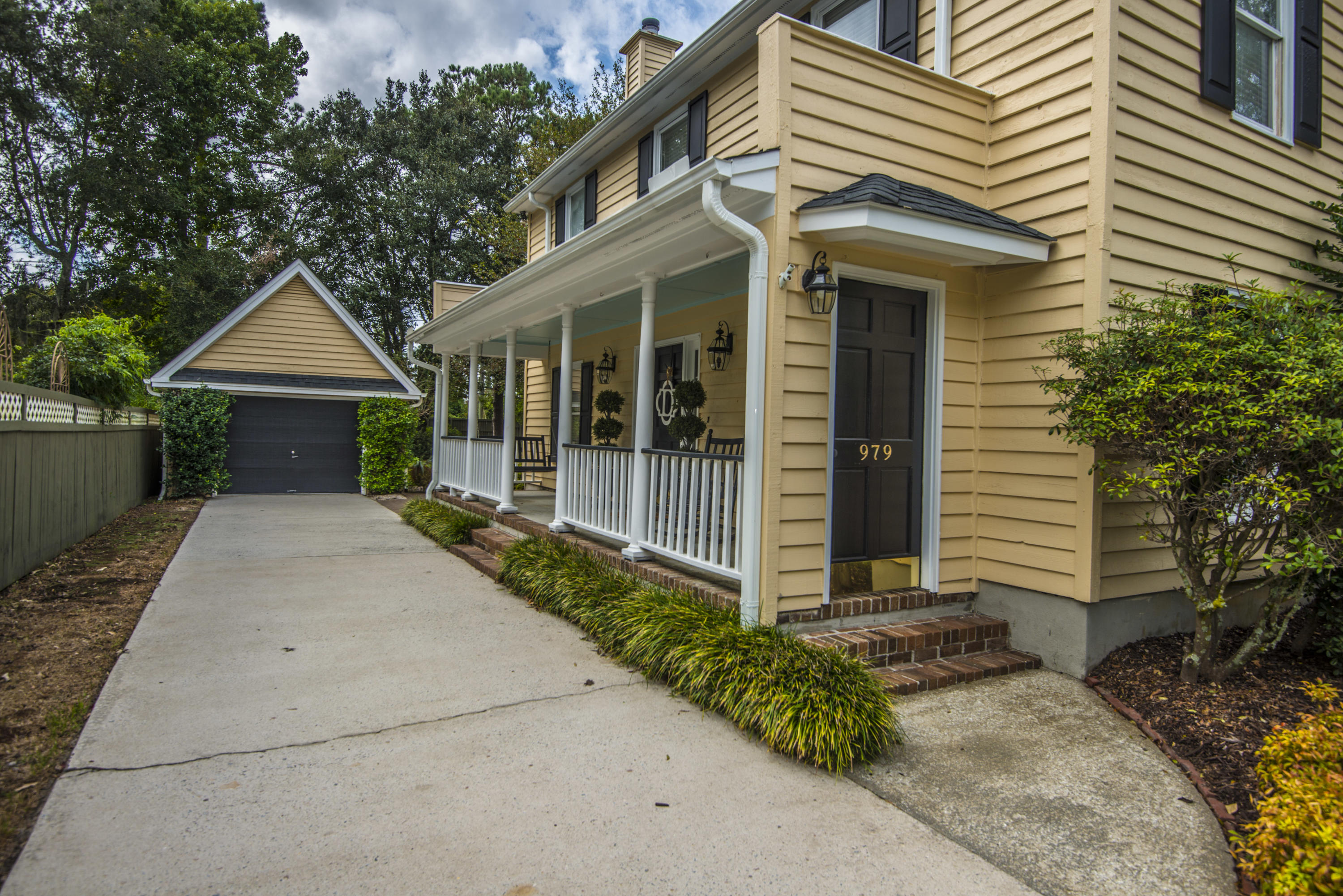 979 Governors Road Mount Pleasant, SC 29464 - Photo 3 of 41 _DSC2661