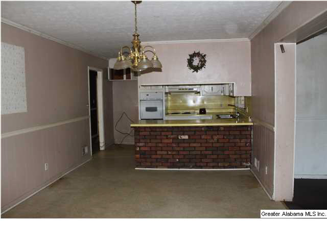 220 Patricia Road Anniston, AL 36206 - Photo 7 of 19