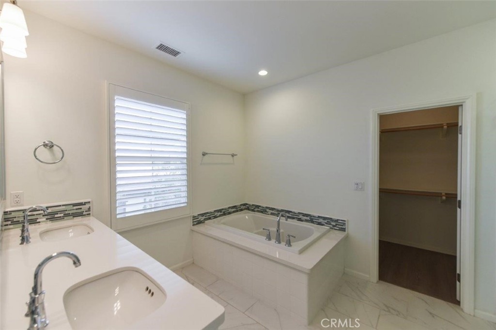 229 Rodeo Irvine, CA 92602 - Photo 24 of 37