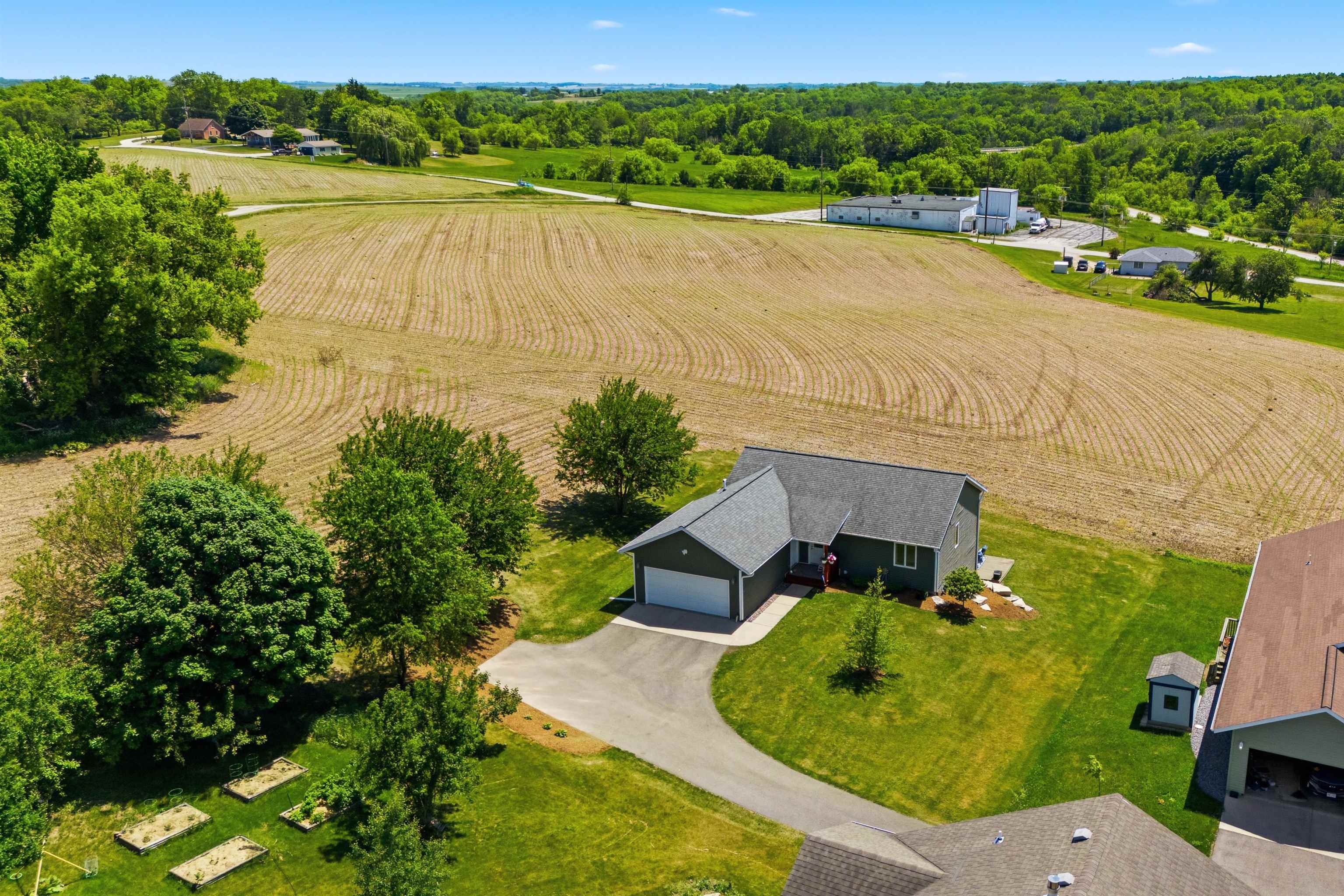 503 North Bennett Road Dodgeville, WI 53533 - Photo 3 of 44