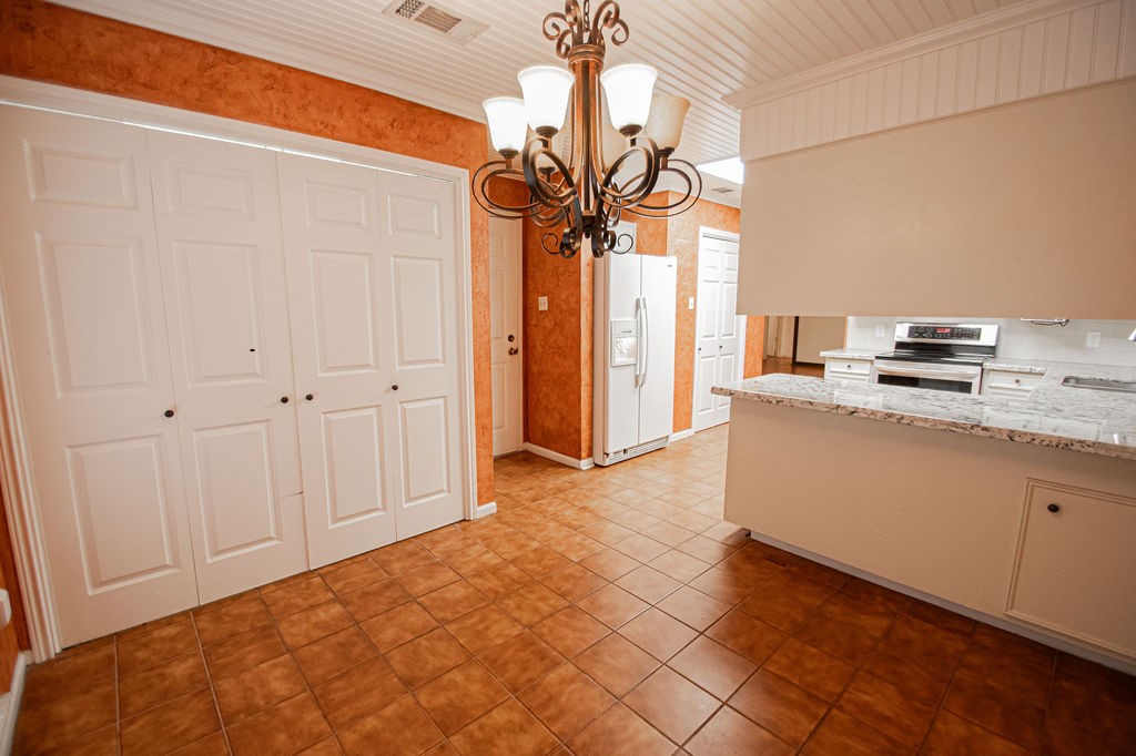 6235 Navajo Trail Beaumont, TX 77708 - Photo 11 of 31