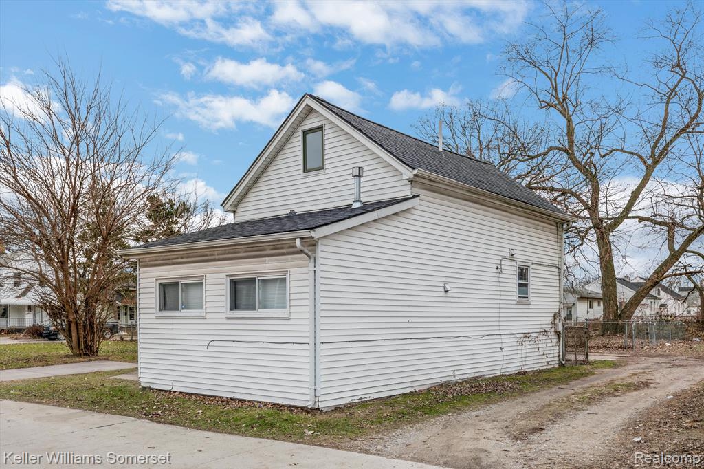 8329 Rivard Avenue Warren, MI 48089 - Photo 20 of 21