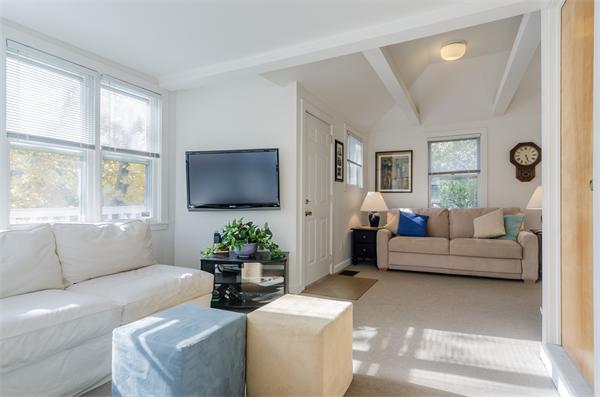 312 Woodcliff Road Newton, MA 02461 - Photo 8 of 20 Gallery Image 8